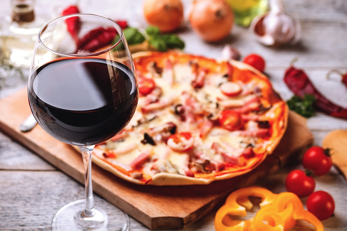 red_wine_and_pizza