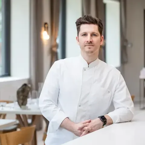 Chef Jenner Tomaska