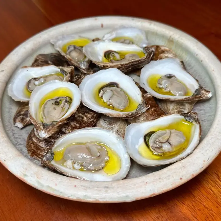 Oysters conservas at Oloroso