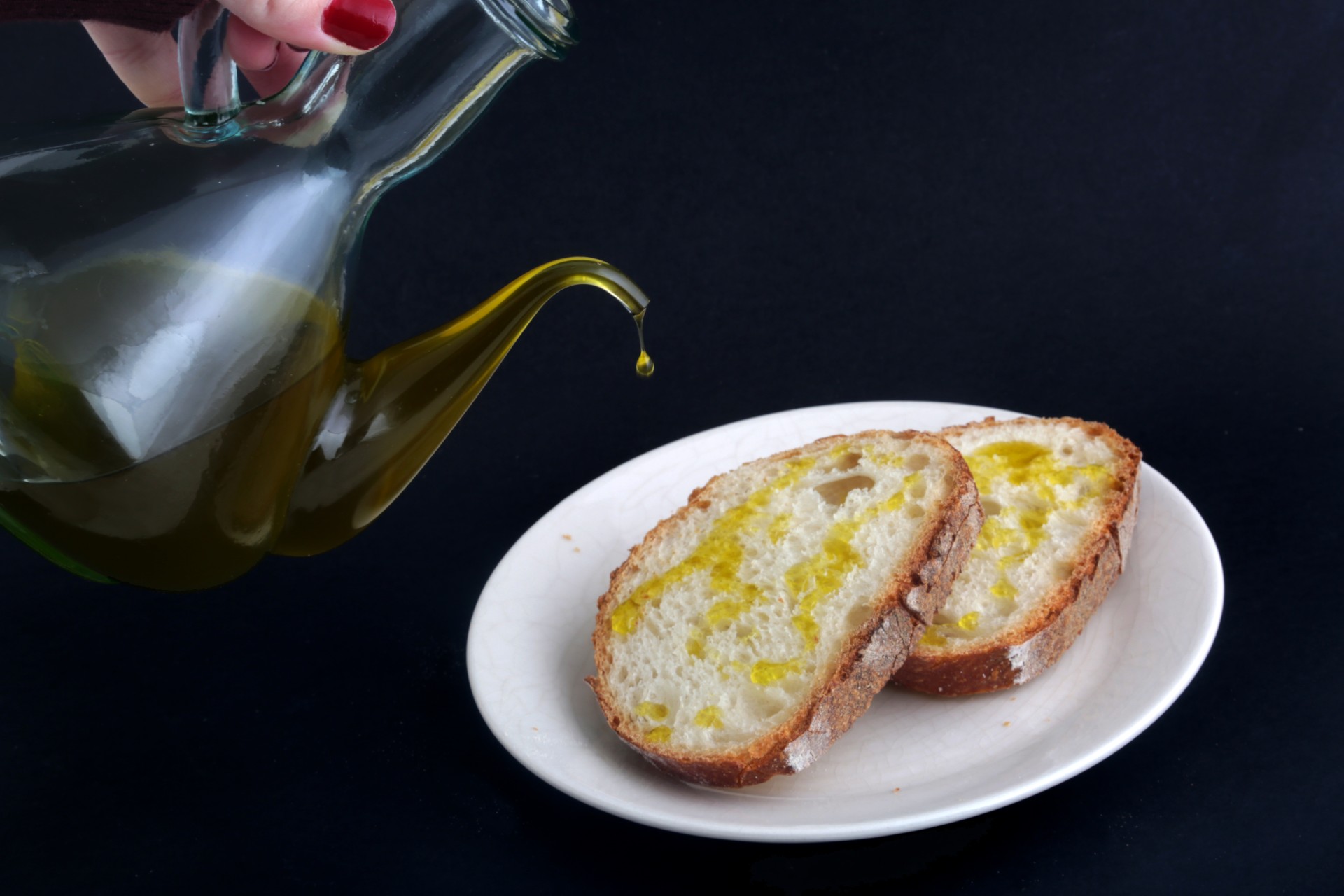 olive-oil-tasting-what-to-eat-with