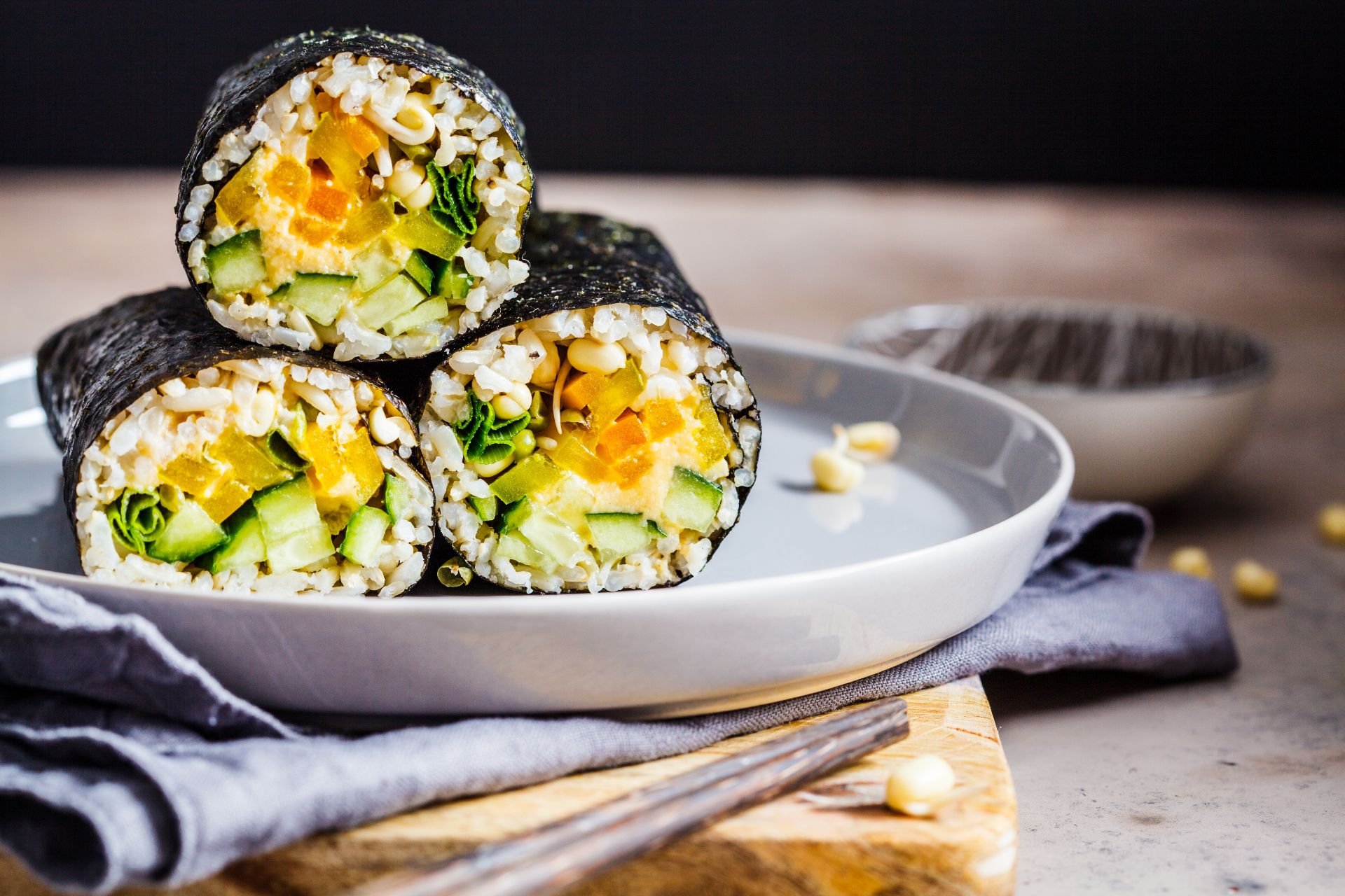 super-bowl-low-calorie-snacks-vegan-sushi