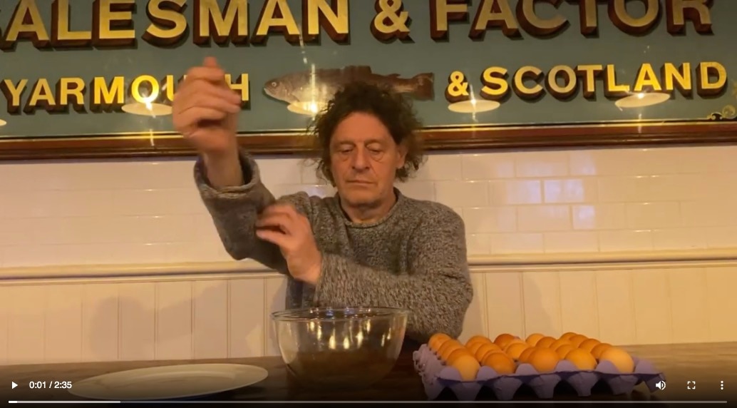 Marco Pierre White_How to crack an egg