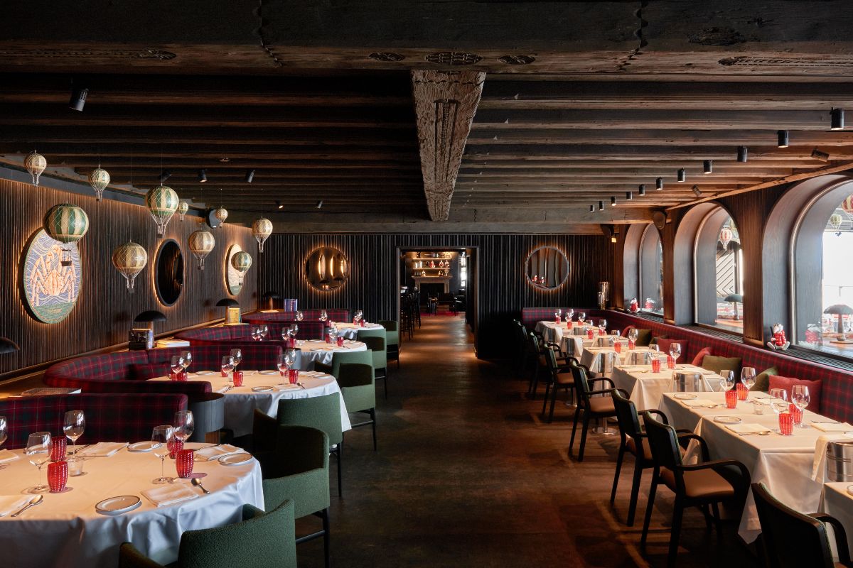 Langosteria St. Moritz dining room.