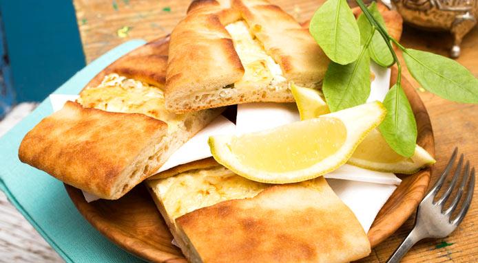 l_1565_turkish-flat-bread-pide-sheep-cheese-CUT1.jpg