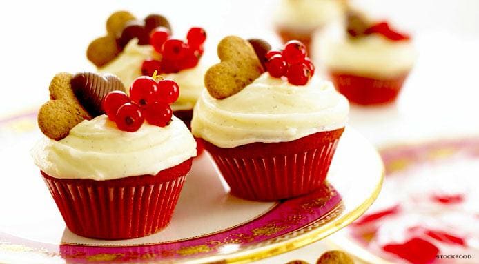 l_7839_red-velvet-cupcakes.jpg