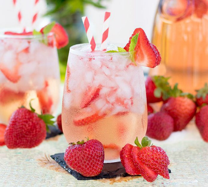 strawberry-rose-sangria - jennifermeyering